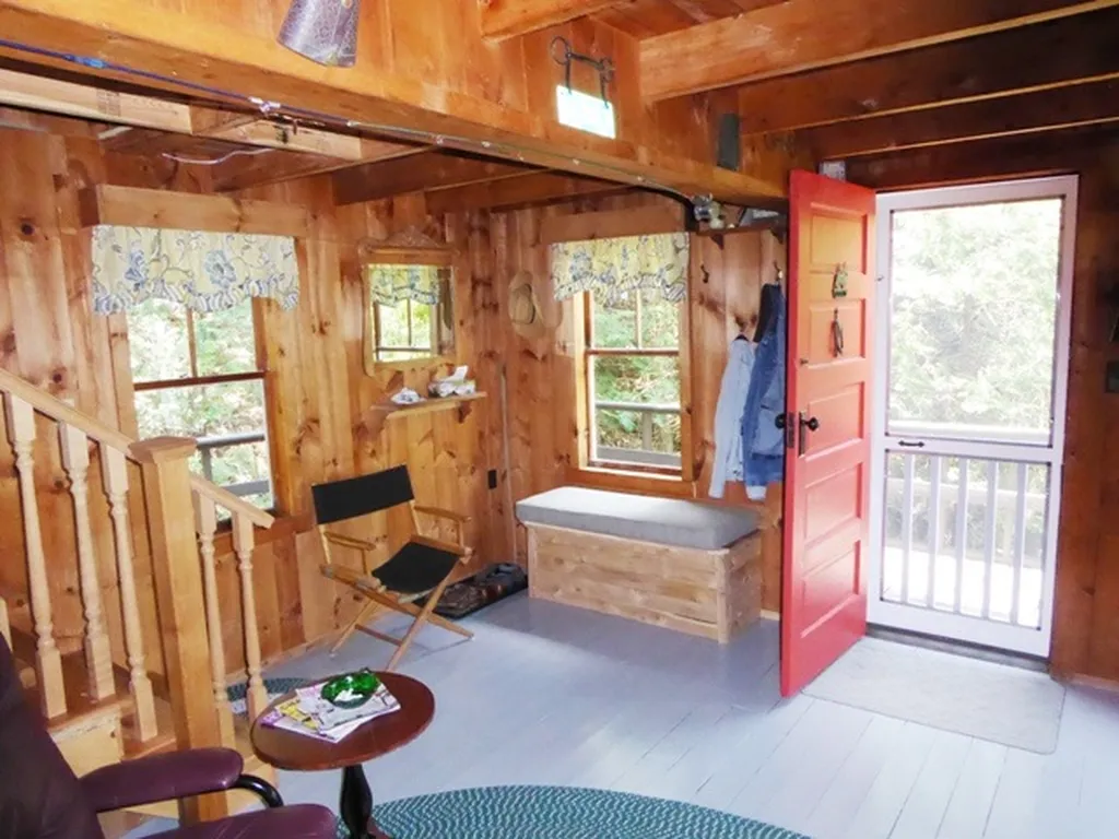952 Coates Island Road Colchester VT 05446