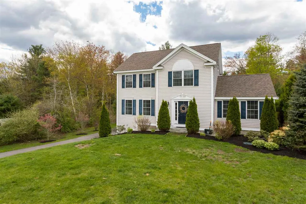 5 Boulder Court Raymond NH 03077