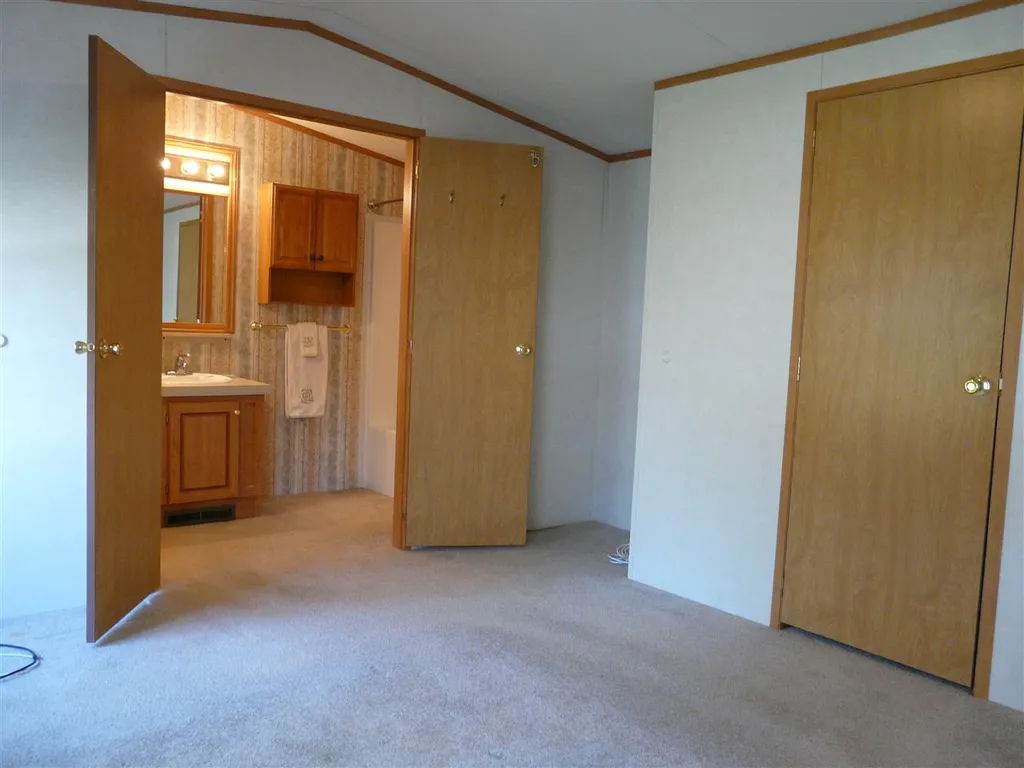 35 Hickory Avenue North Hampton NH 03862