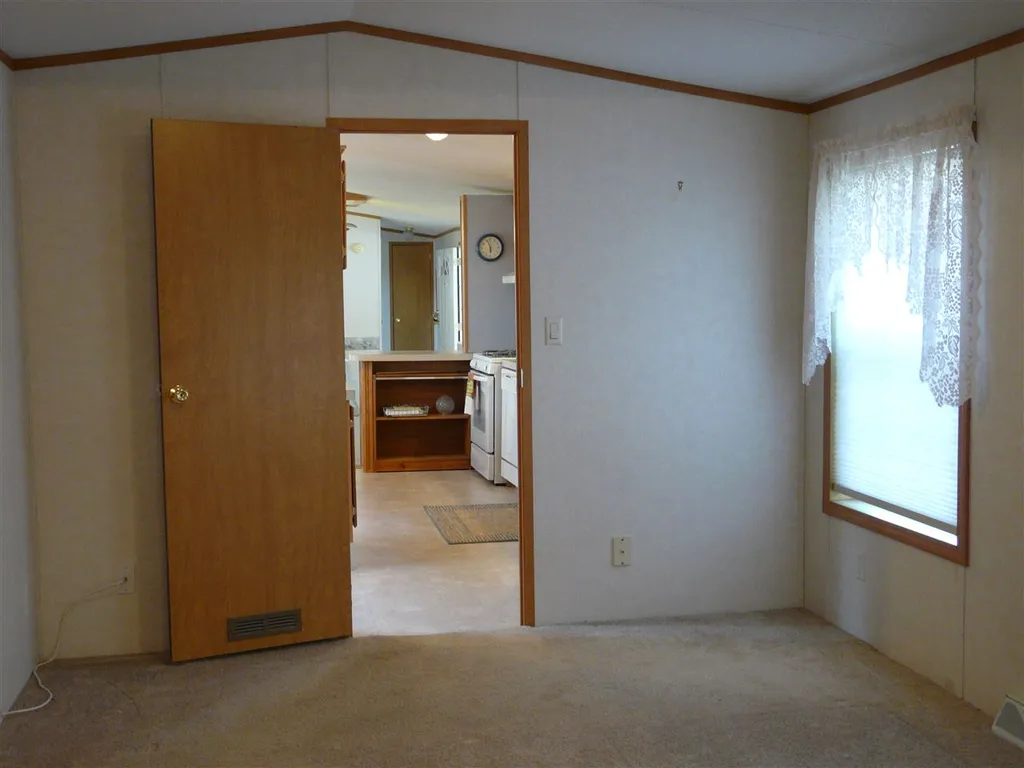 35 Hickory Avenue North Hampton NH 03862