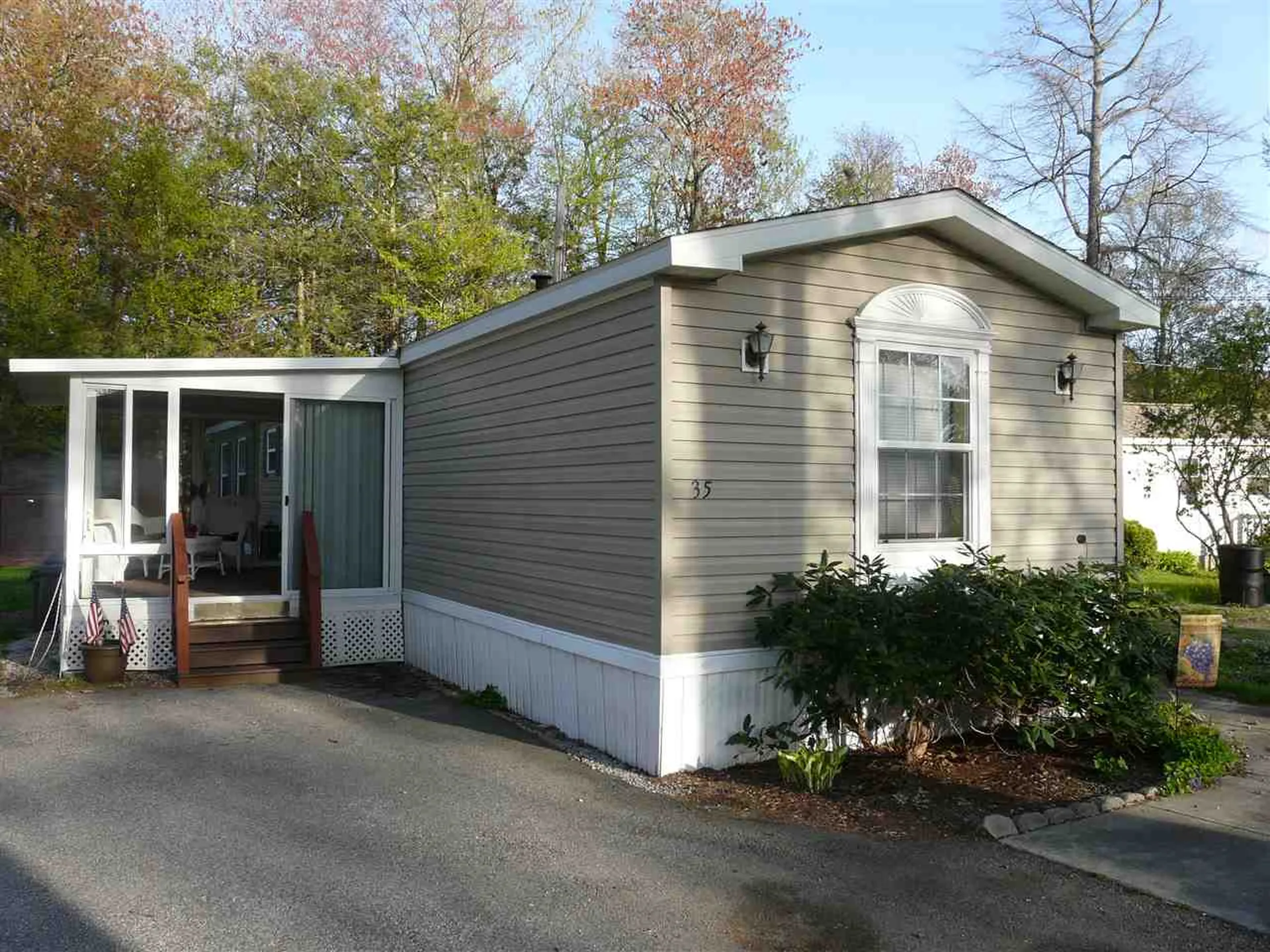 35 Hickory Avenue North Hampton NH 03862