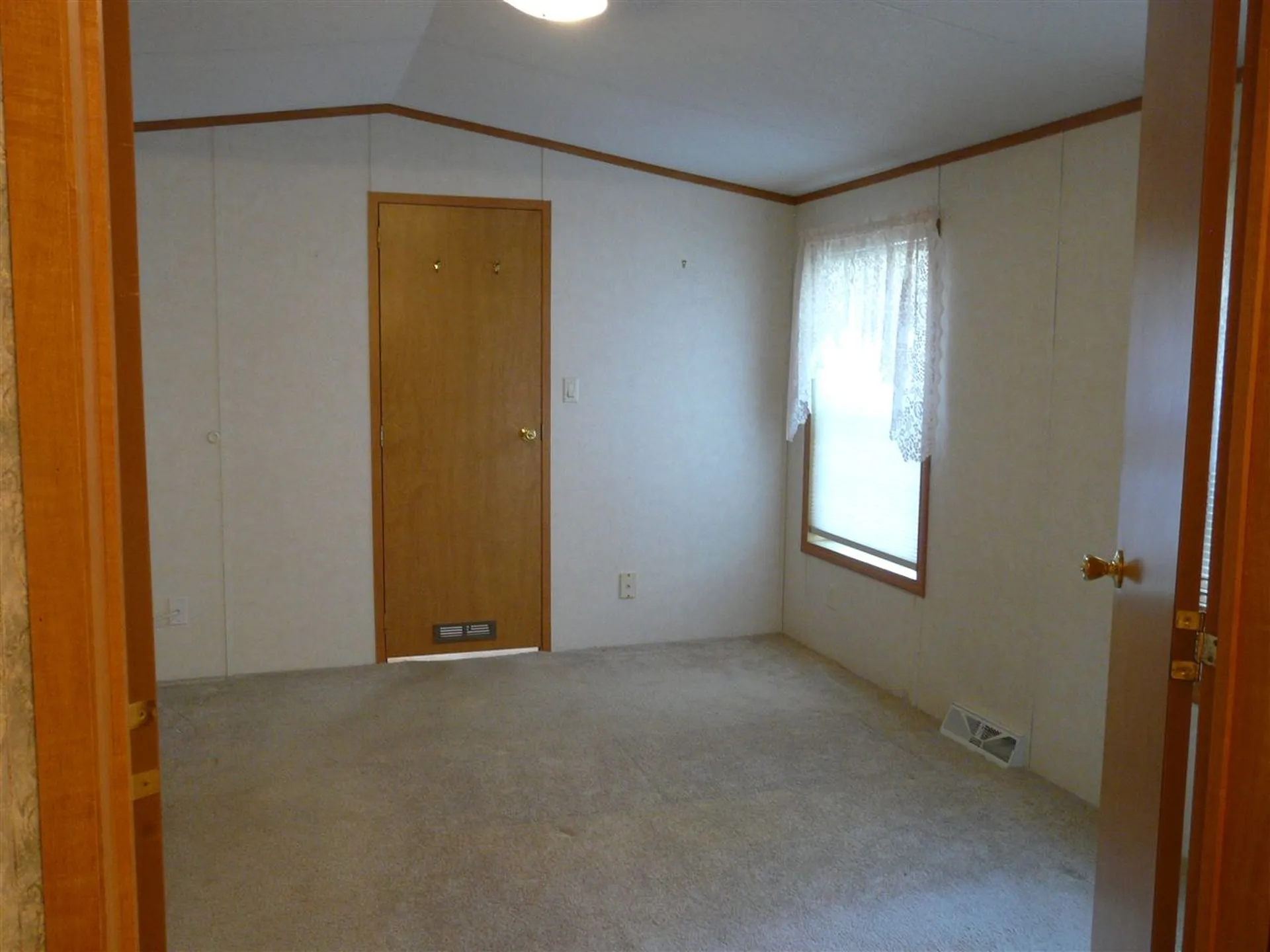35 Hickory Avenue North Hampton NH 03862