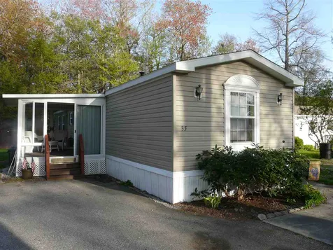 35 Hickory Avenue North Hampton NH 03862