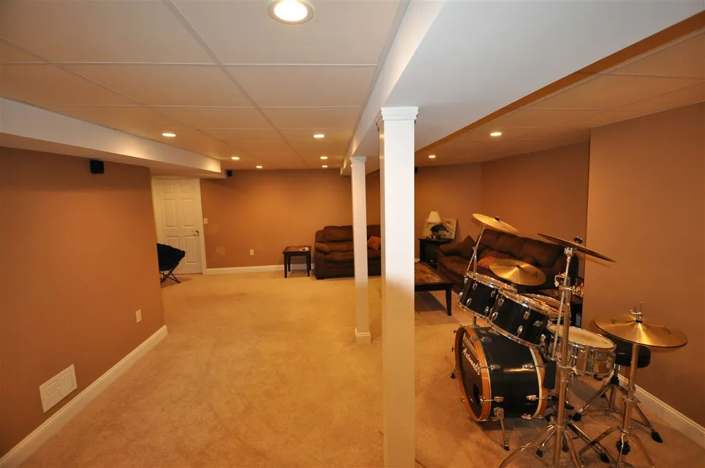 6 Tyng Hill Road Hollis NH 03049
