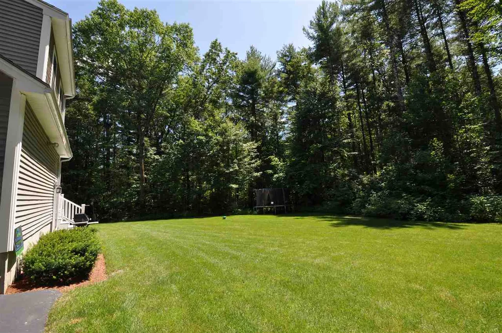 6 Tyng Hill Road Hollis NH 03049