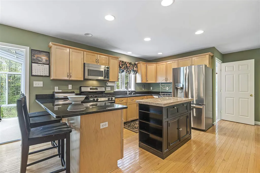 16 Madison Lane Newmarket NH 03857