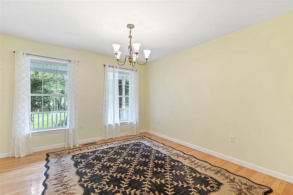 16 Madison Lane Newmarket NH 03857