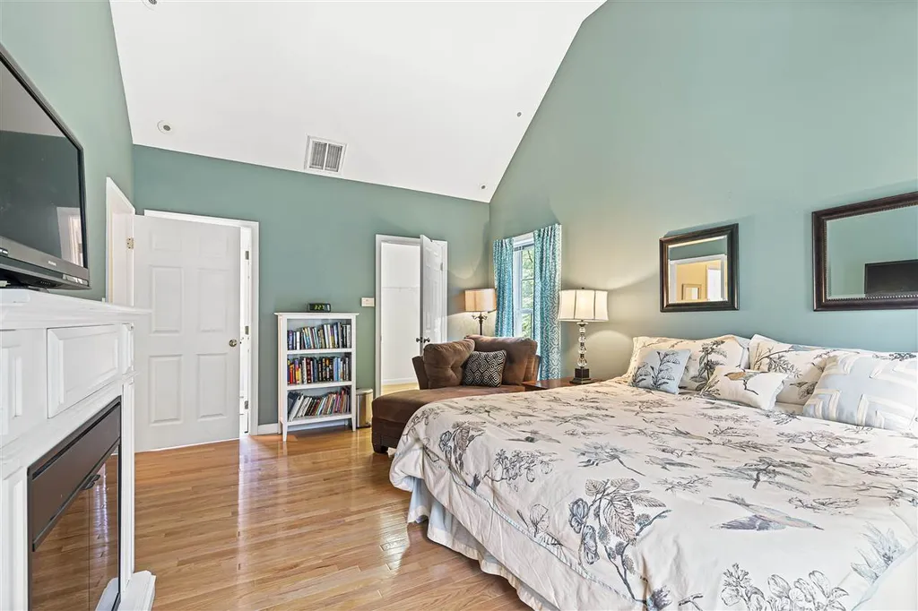 16 Madison Lane Newmarket NH 03857