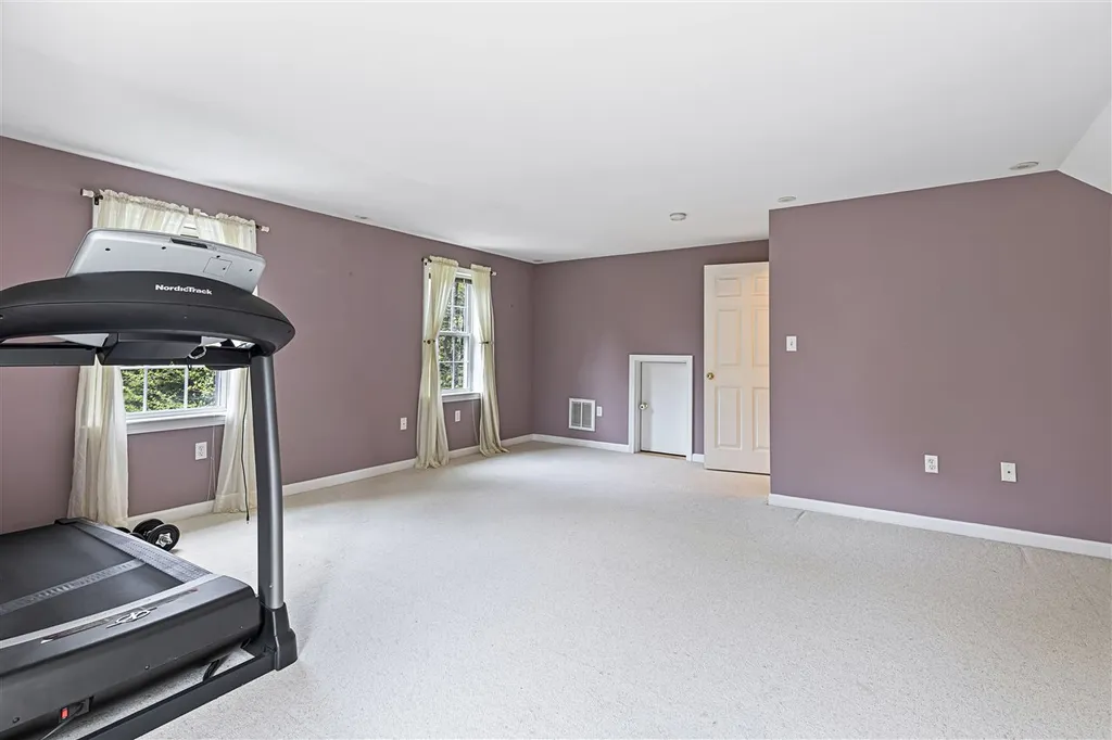 16 Madison Lane Newmarket NH 03857
