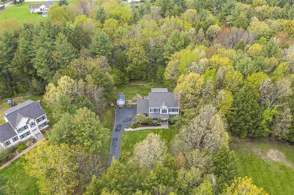 16 Madison Lane Newmarket NH 03857