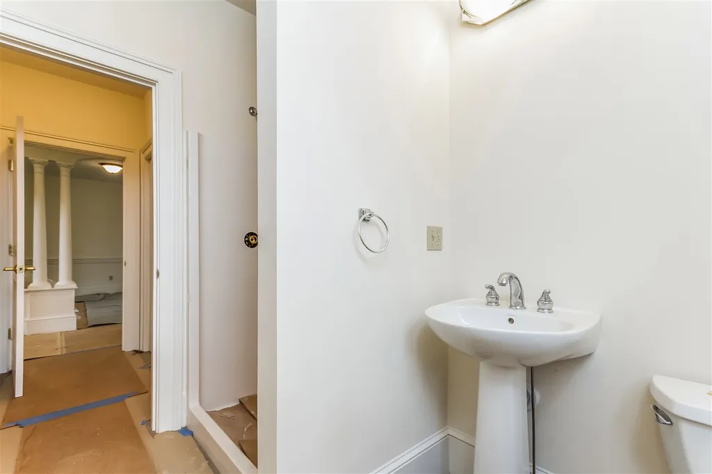 48 Briar Hill Road New Boston NH 03070