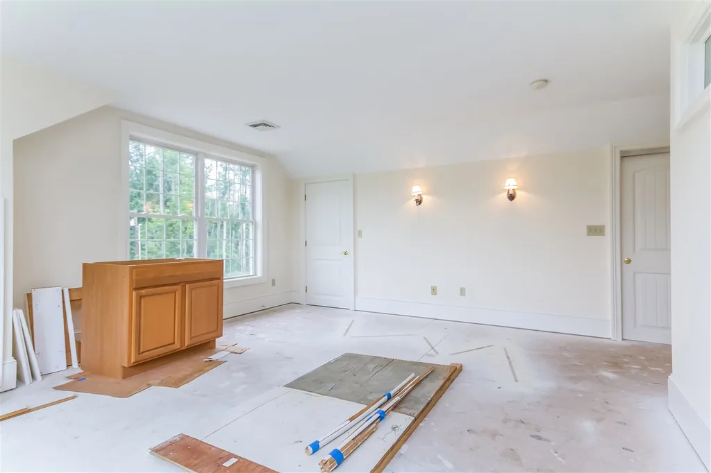 48 Briar Hill Road New Boston NH 03070