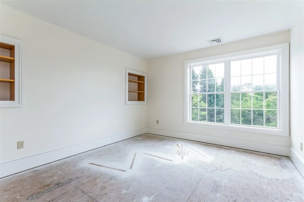 48 Briar Hill Road New Boston NH 03070