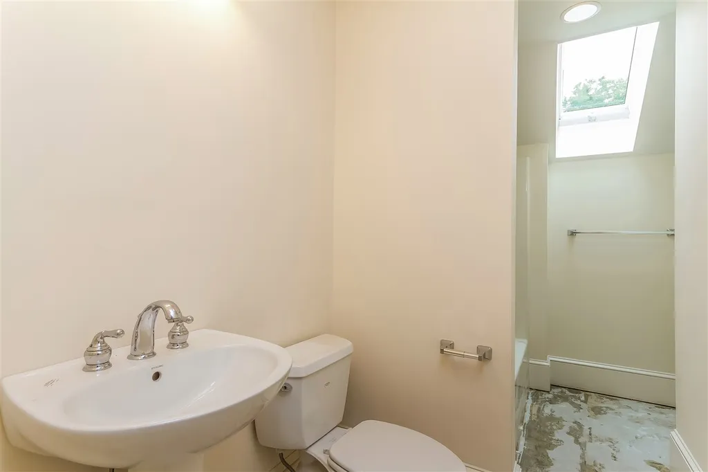 48 Briar Hill Road New Boston NH 03070
