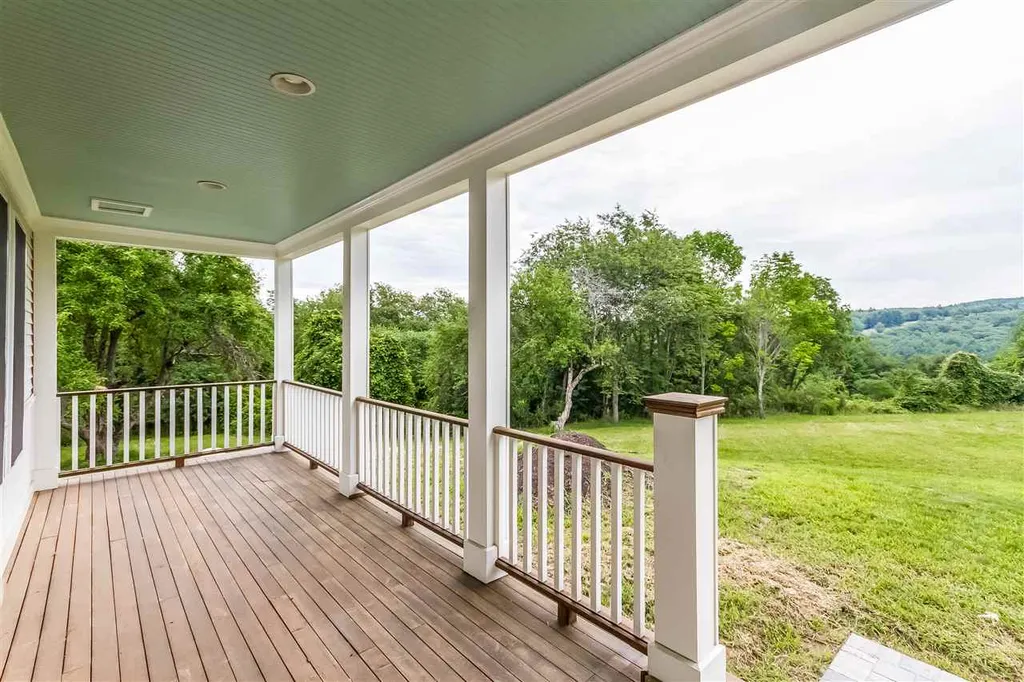 48 Briar Hill Road New Boston NH 03070