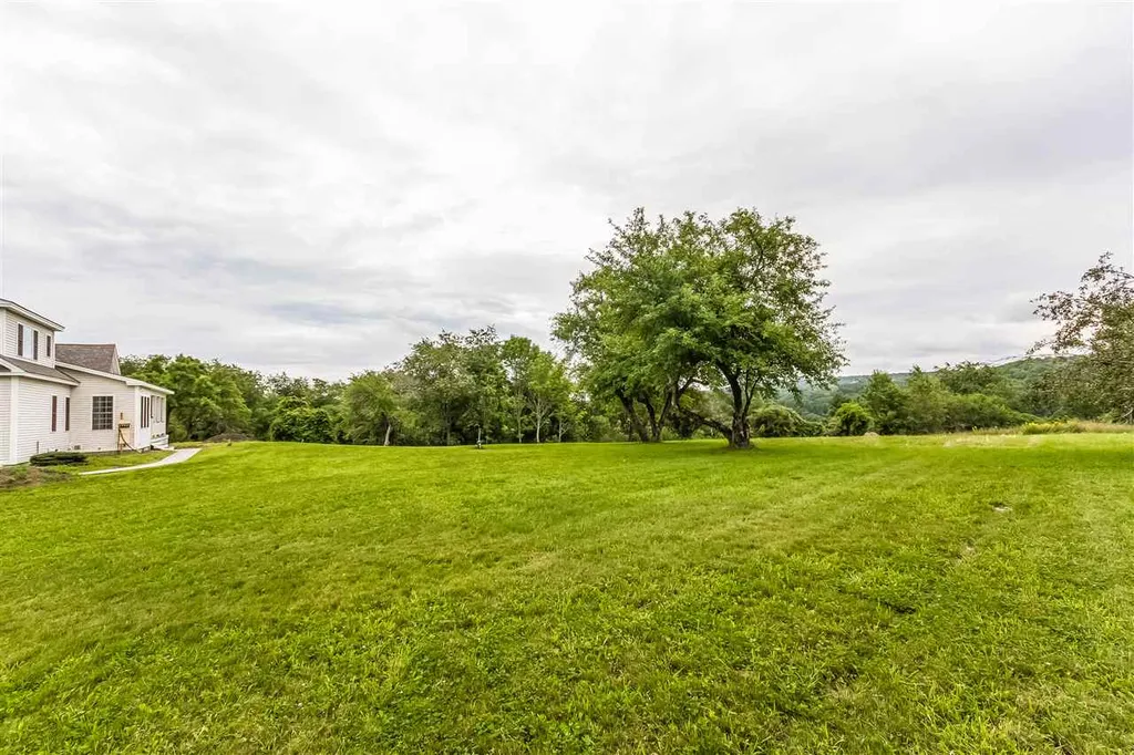 48 Briar Hill Road New Boston NH 03070