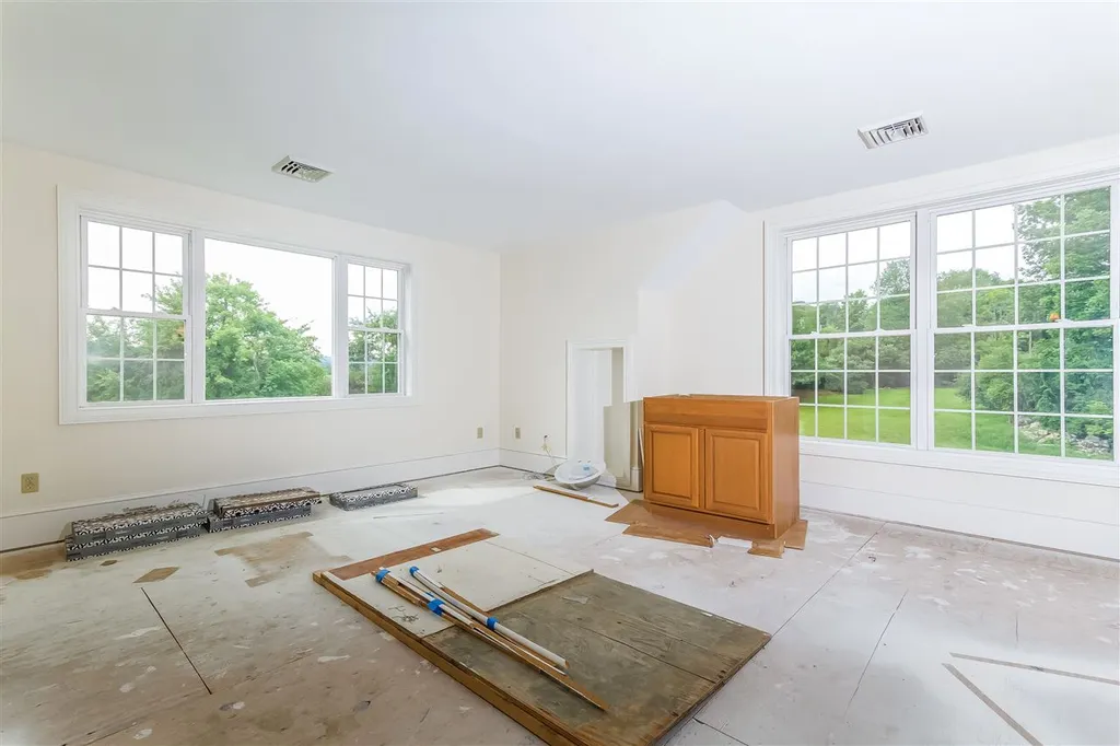 48 Briar Hill Road New Boston NH 03070