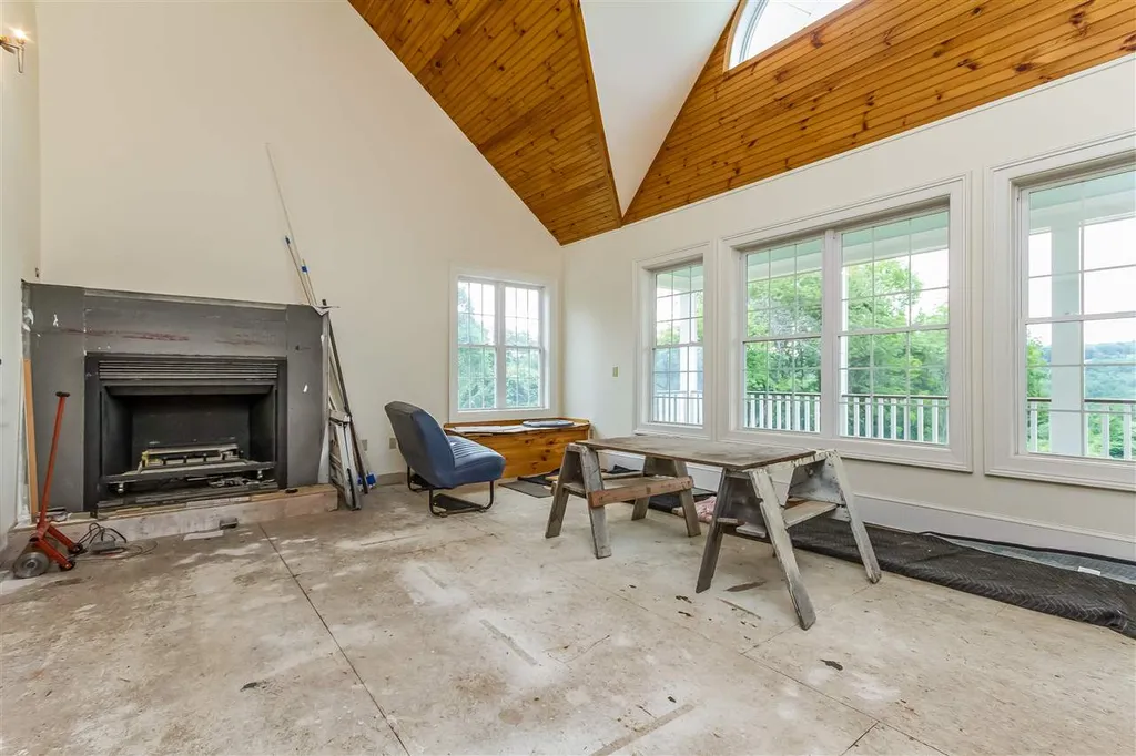 48 Briar Hill Road New Boston NH 03070