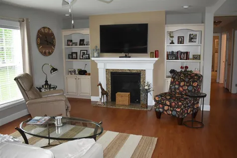 44 Aspen Way North Hampton NH 03862
