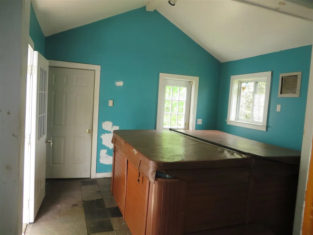 11 Kentfield Court Laconia NH 03246