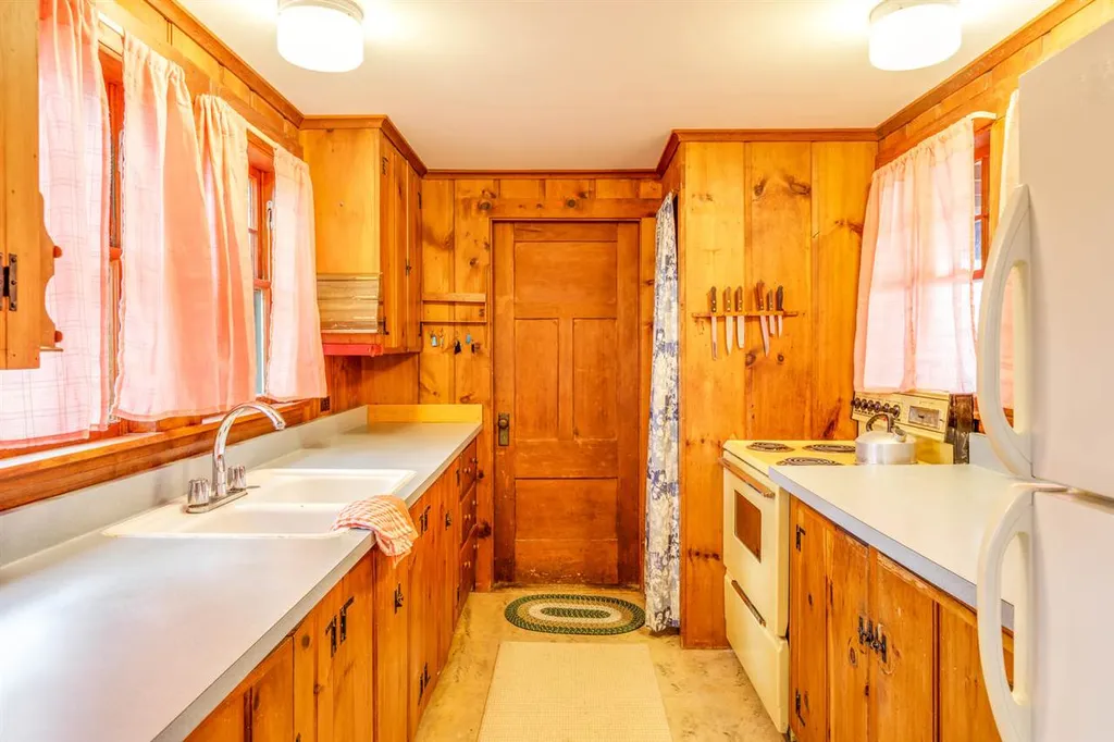 12 Forest Road Tuftonboro NH 03853