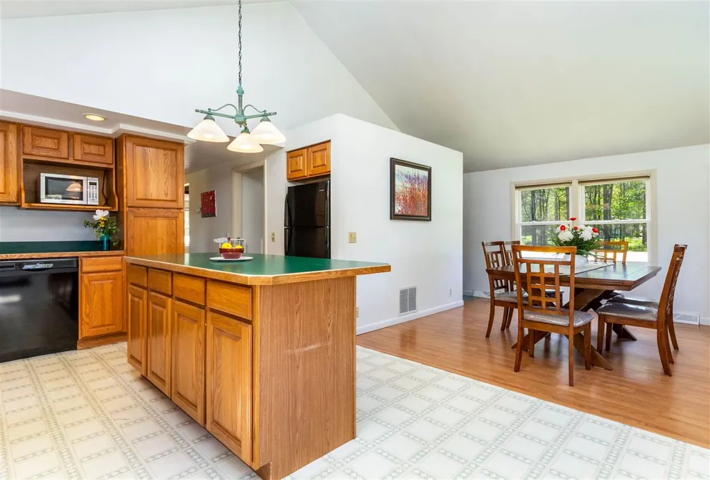 106 Jericho Road Essex VT 05452