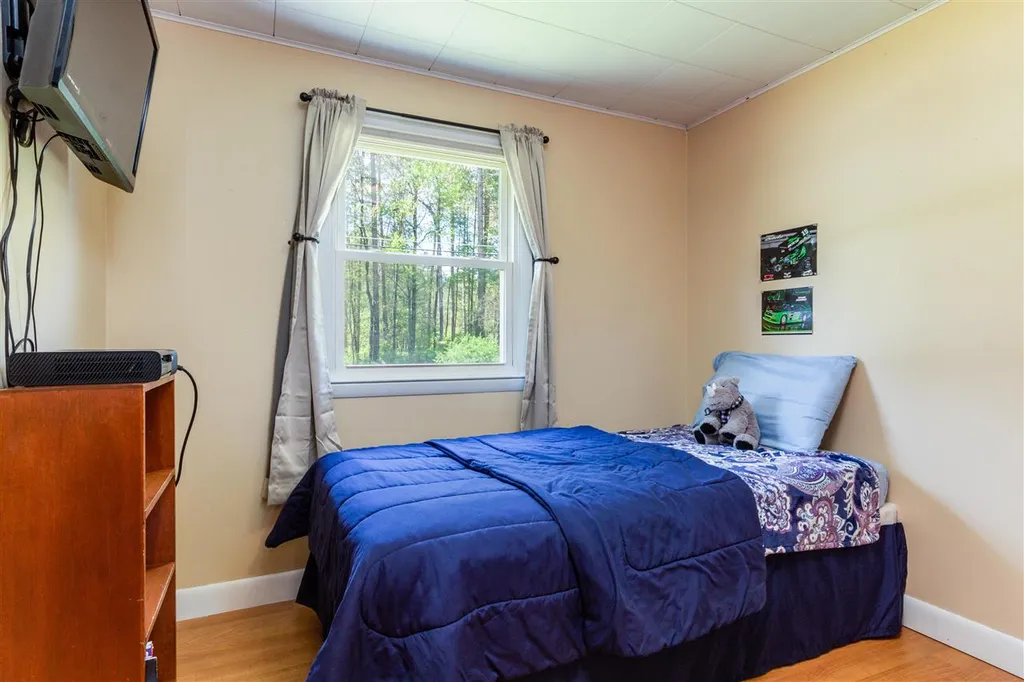 106 Jericho Road Essex VT 05452