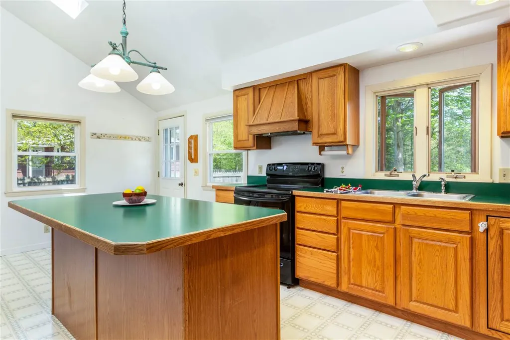 106 Jericho Road Essex VT 05452