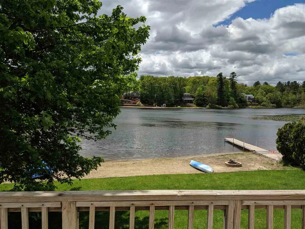 40 Lakeside Drive Sandown NH 03873