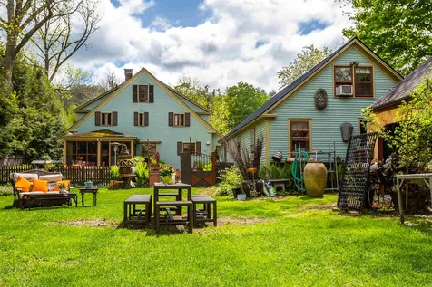 28 Pleasant Street Woodstock VT 05091