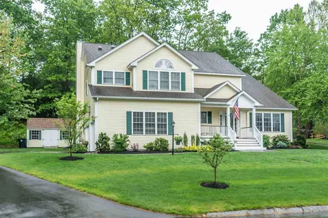 7 Rainbow Drive Nashua NH 03062