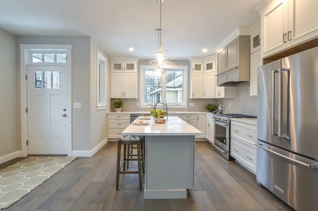 996 Maplewood Avenue Portsmouth NH 03801