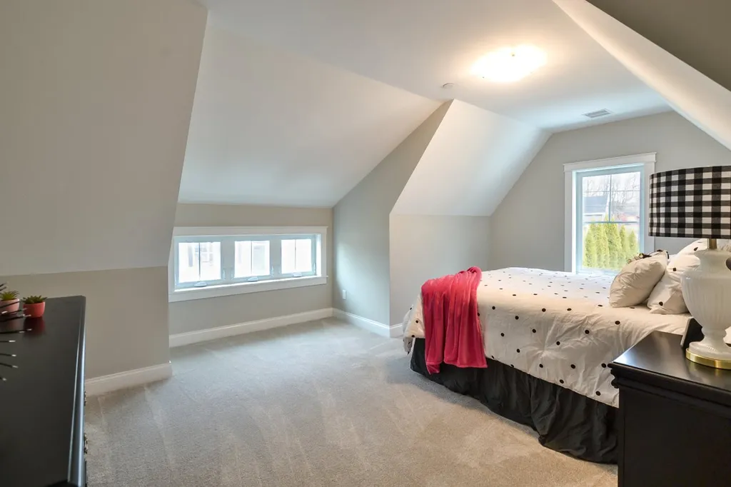 996 Maplewood Avenue Portsmouth NH 03801