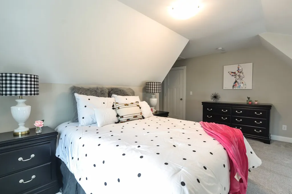996 Maplewood Avenue Portsmouth NH 03801