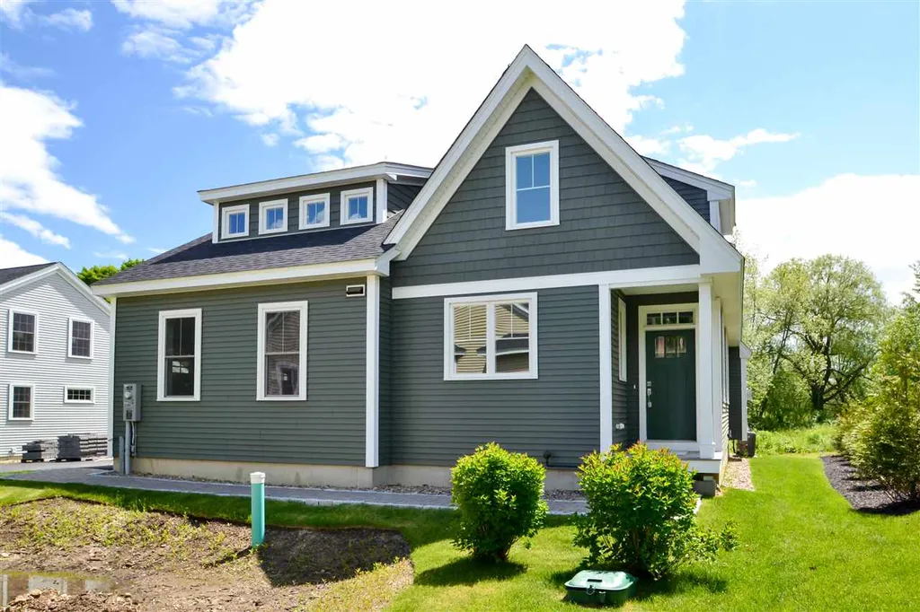 996 Maplewood Avenue Portsmouth NH 03801