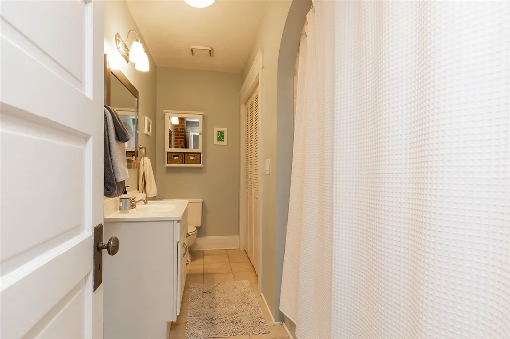 162 Rockland Street Portsmouth NH 03801