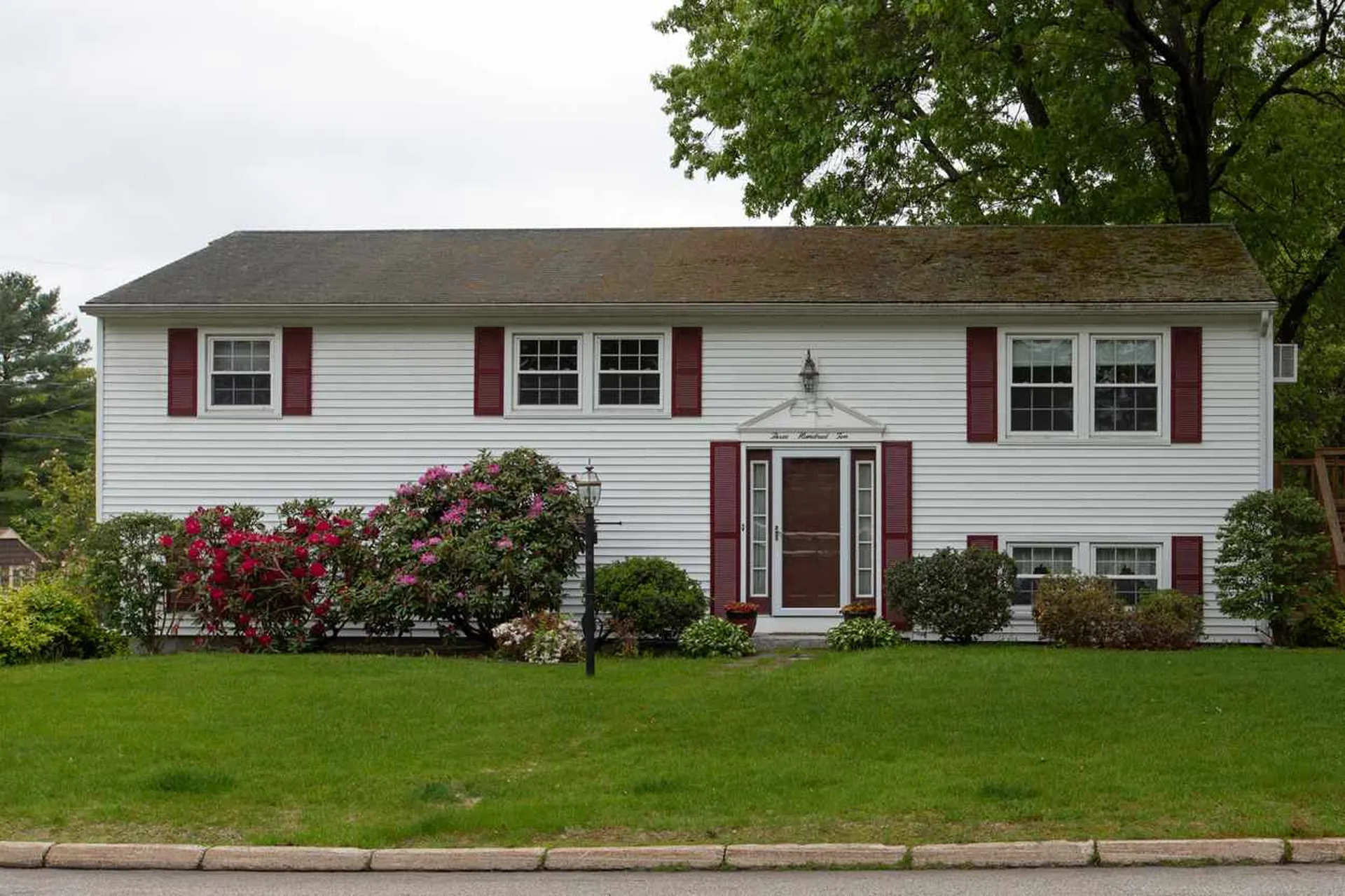 310 Saint James Avenue Manchester NH 03102
