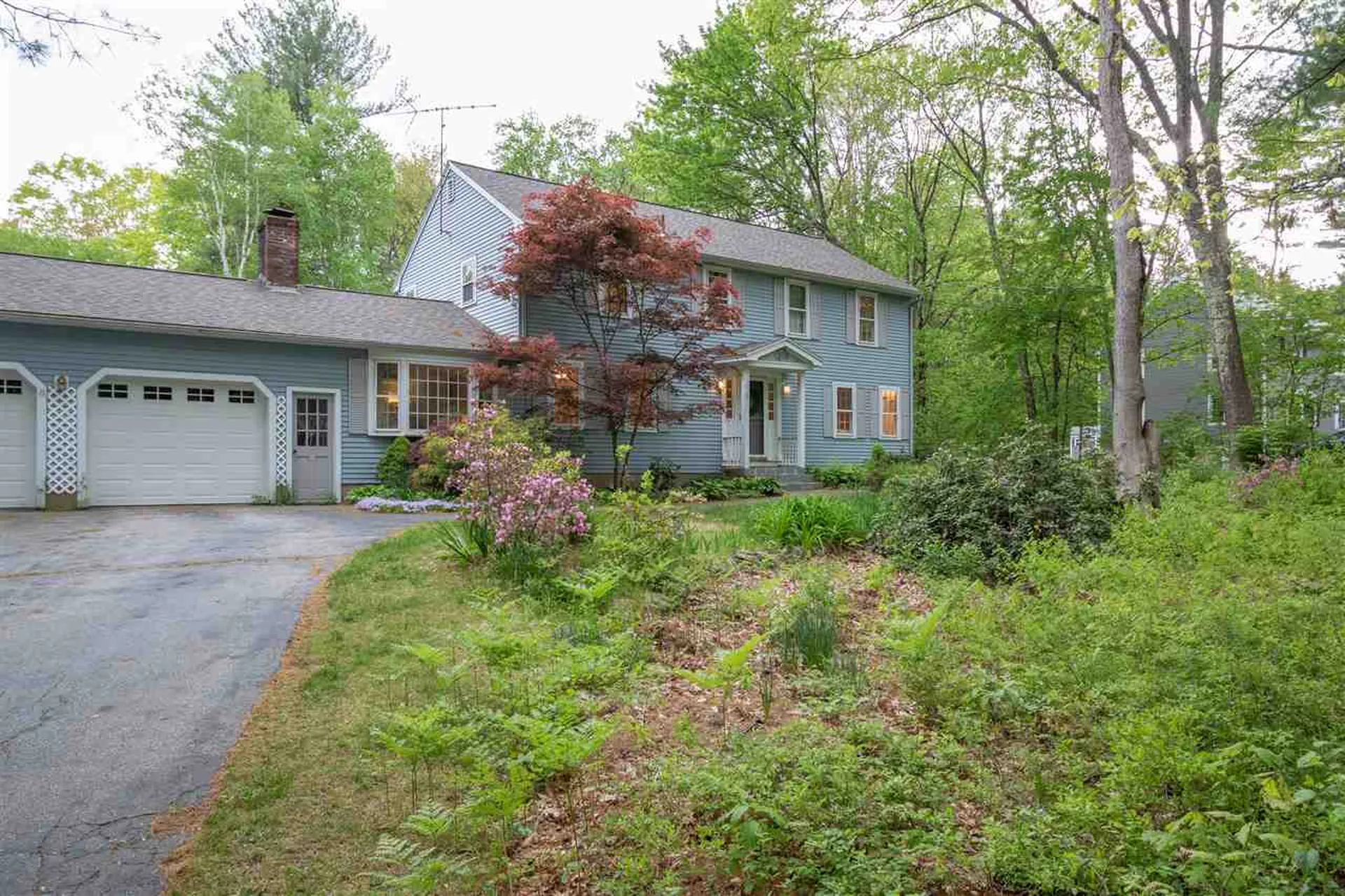 5 King Henry Drive Londonderry NH 03053