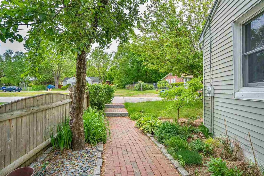 181 Gabrielle Street Manchester NH 03103