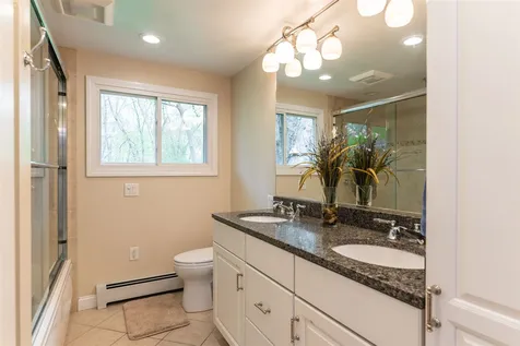 5 Massachusetts Drive Nashua NH 03060