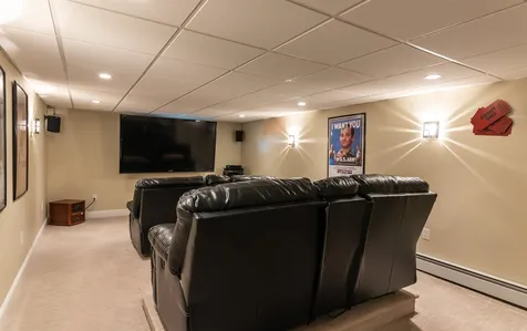 5 Massachusetts Drive Nashua NH 03060