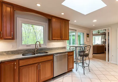 5 Massachusetts Drive Nashua NH 03060