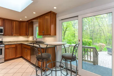 5 Massachusetts Drive Nashua NH 03060