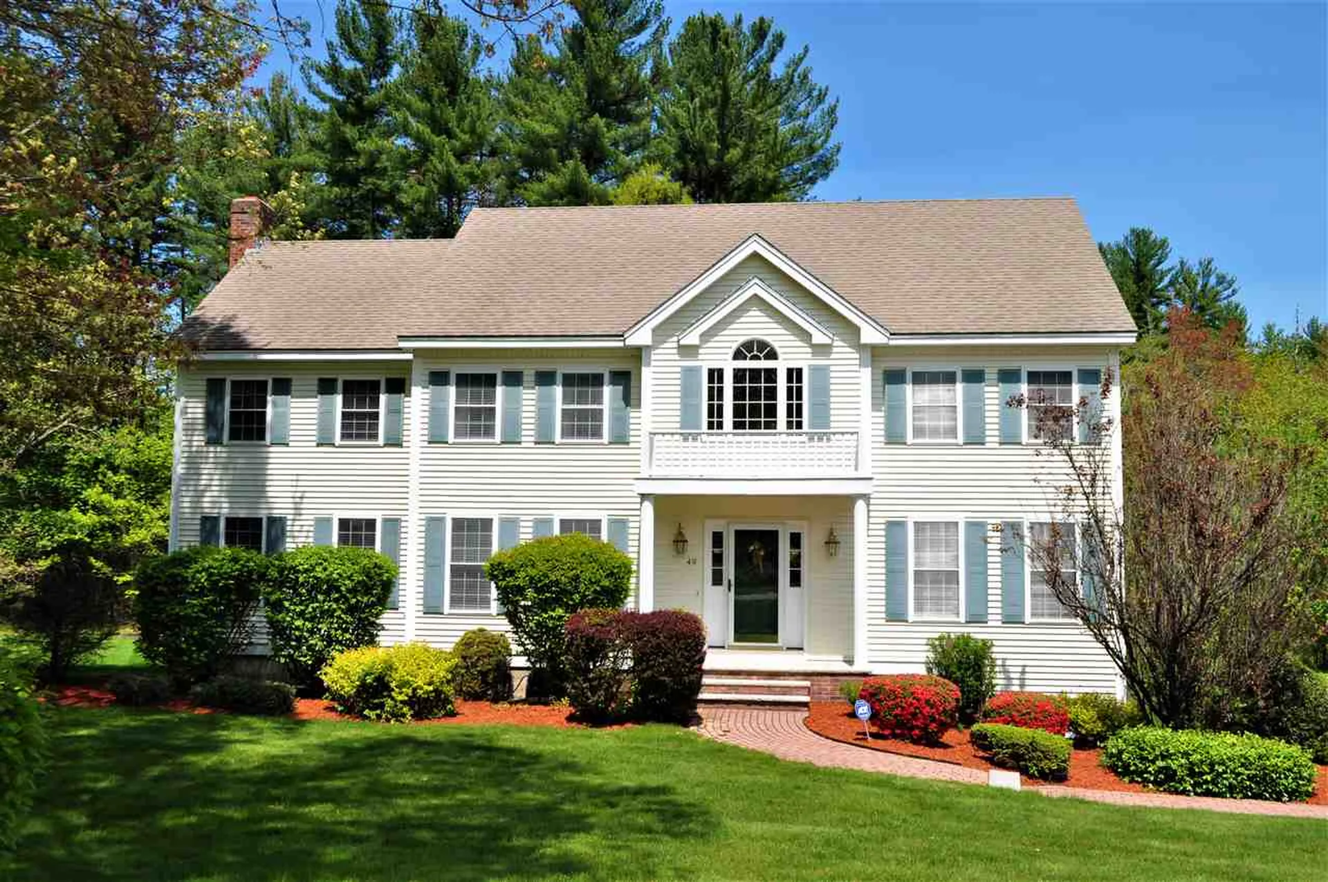 49 Buckingham Drive Londonderry NH 03053