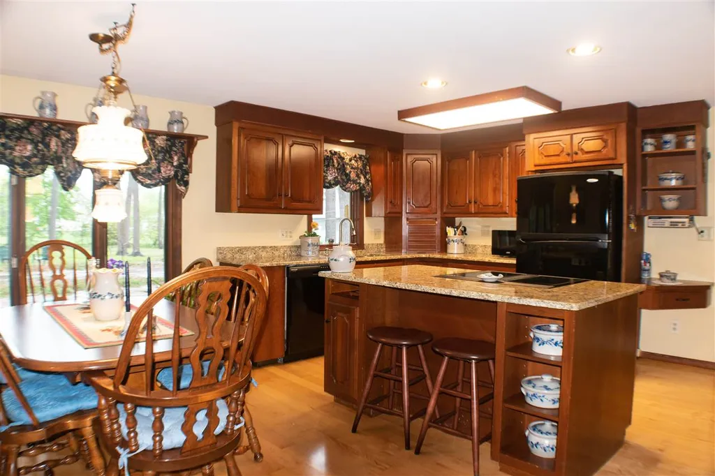 73 Harris Road Nashua NH 03062