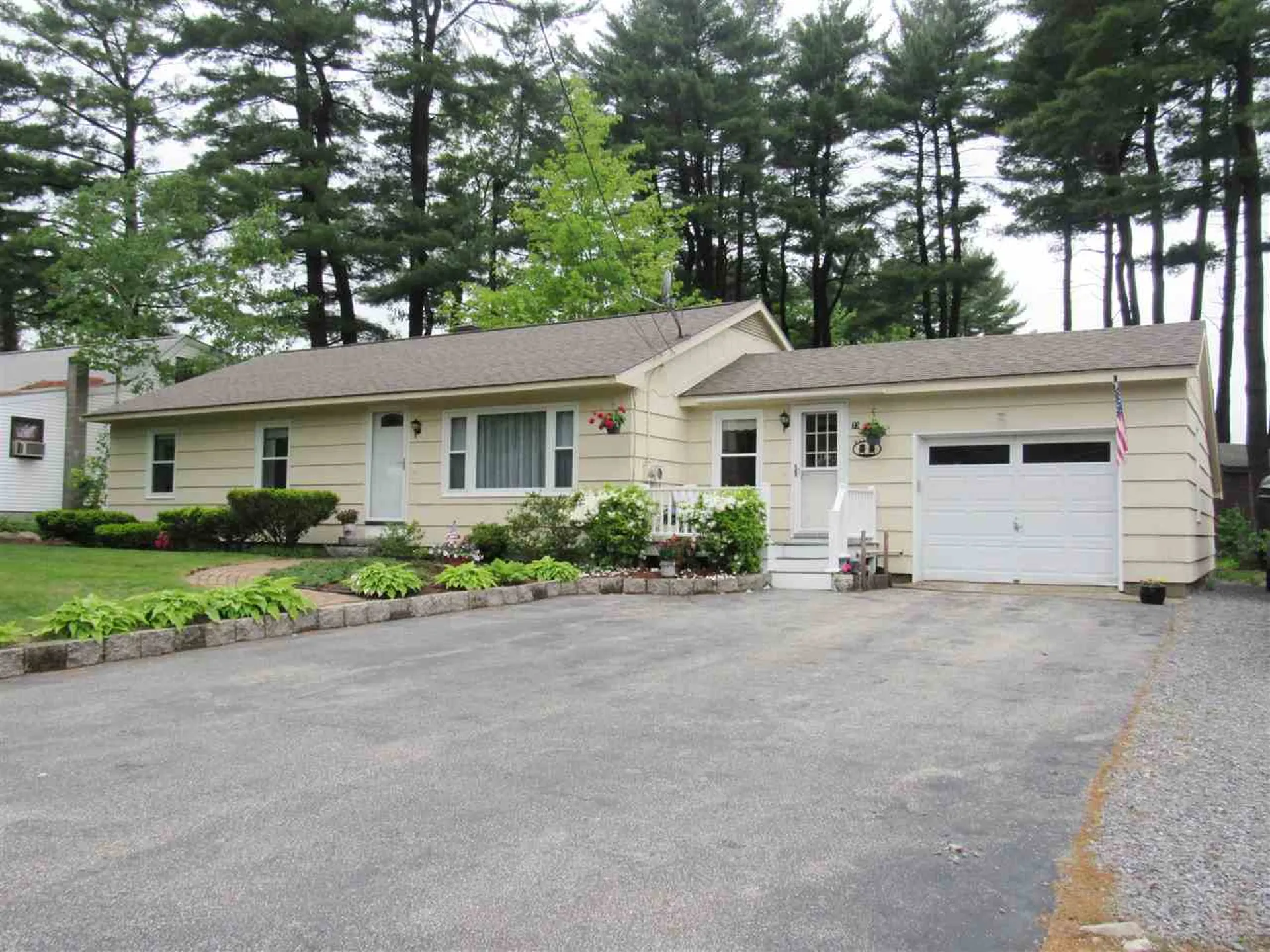73 Harris Road Nashua NH 03062