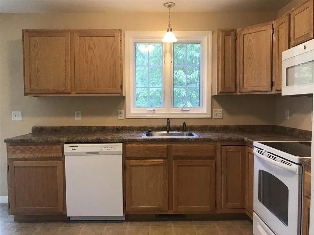 15 Mulberry Lane Amherst NH 03031