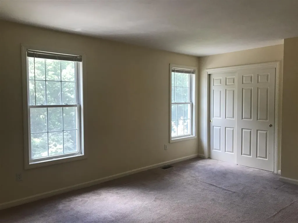 15 Mulberry Lane Amherst NH 03031
