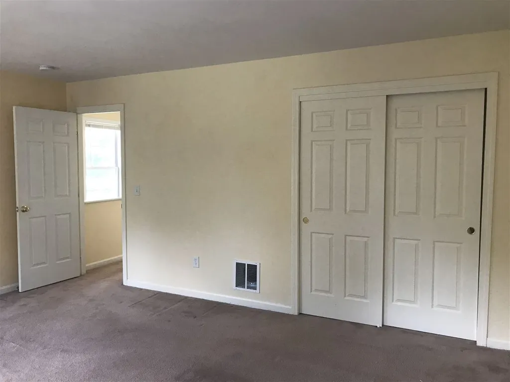 15 Mulberry Lane Amherst NH 03031