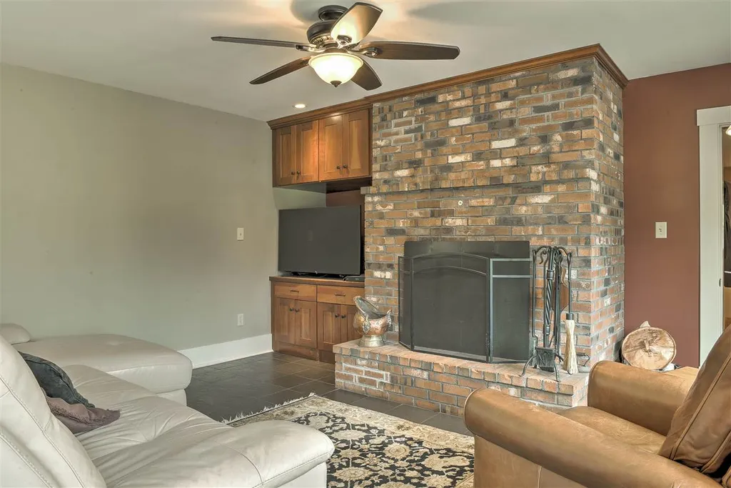 169 Sawyers Crossing Road Swanzey NH 03446